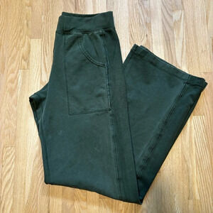Lululemon Athletica Green Joggers with Relaxed Fit